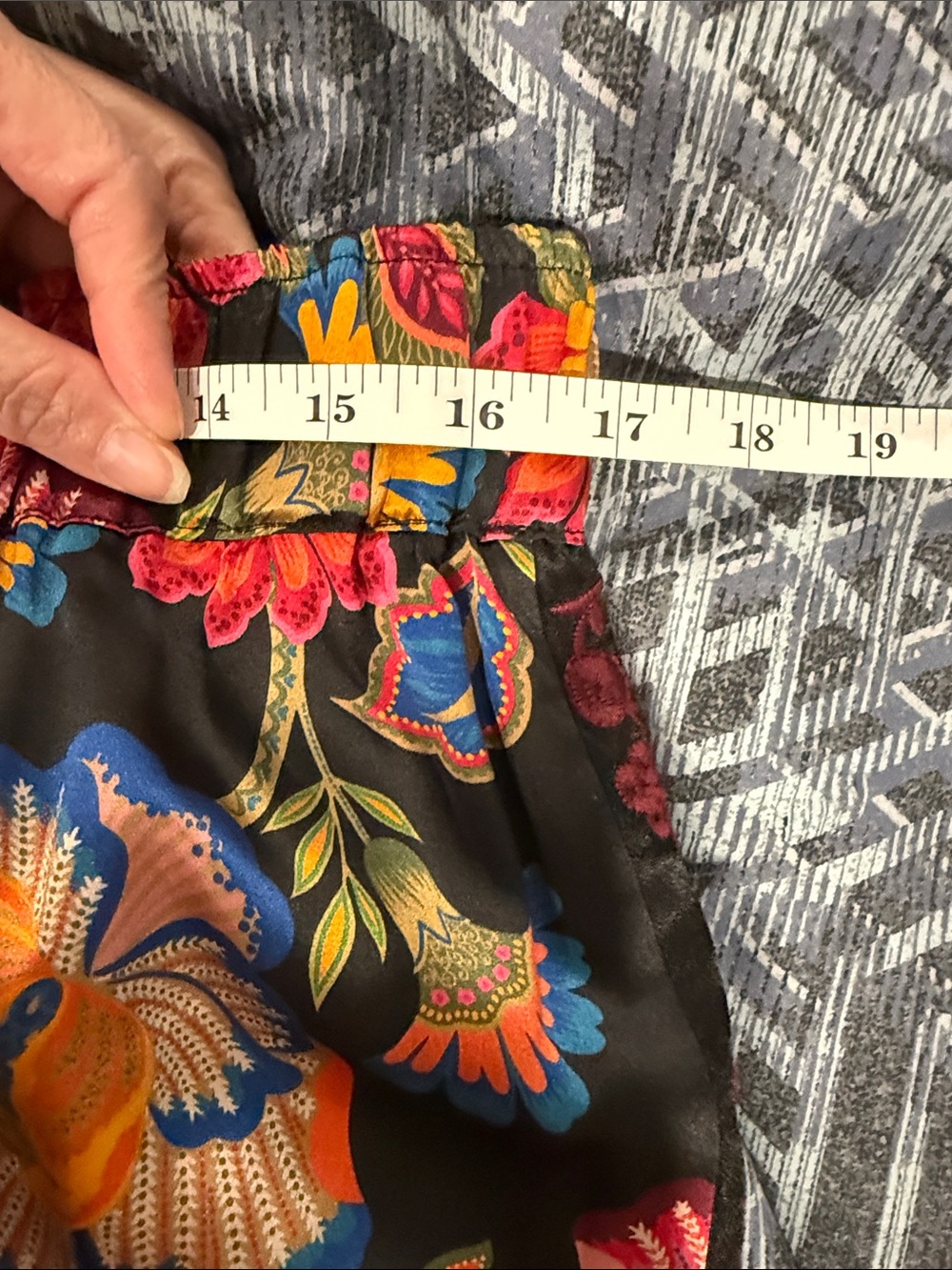 Johnny Was Luxurious Silk Black Floral Pants with Embroidered side Panels - Picture 5 of 13